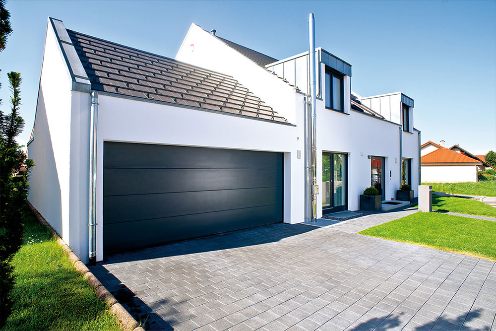 Fachgerechte-Installation_riedmayer_montageprofi_garagentor